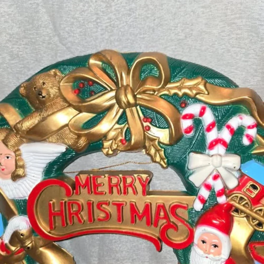 VTG Christmas Wreath Merry Christmas Multicolor w/accents hard-molded plastic